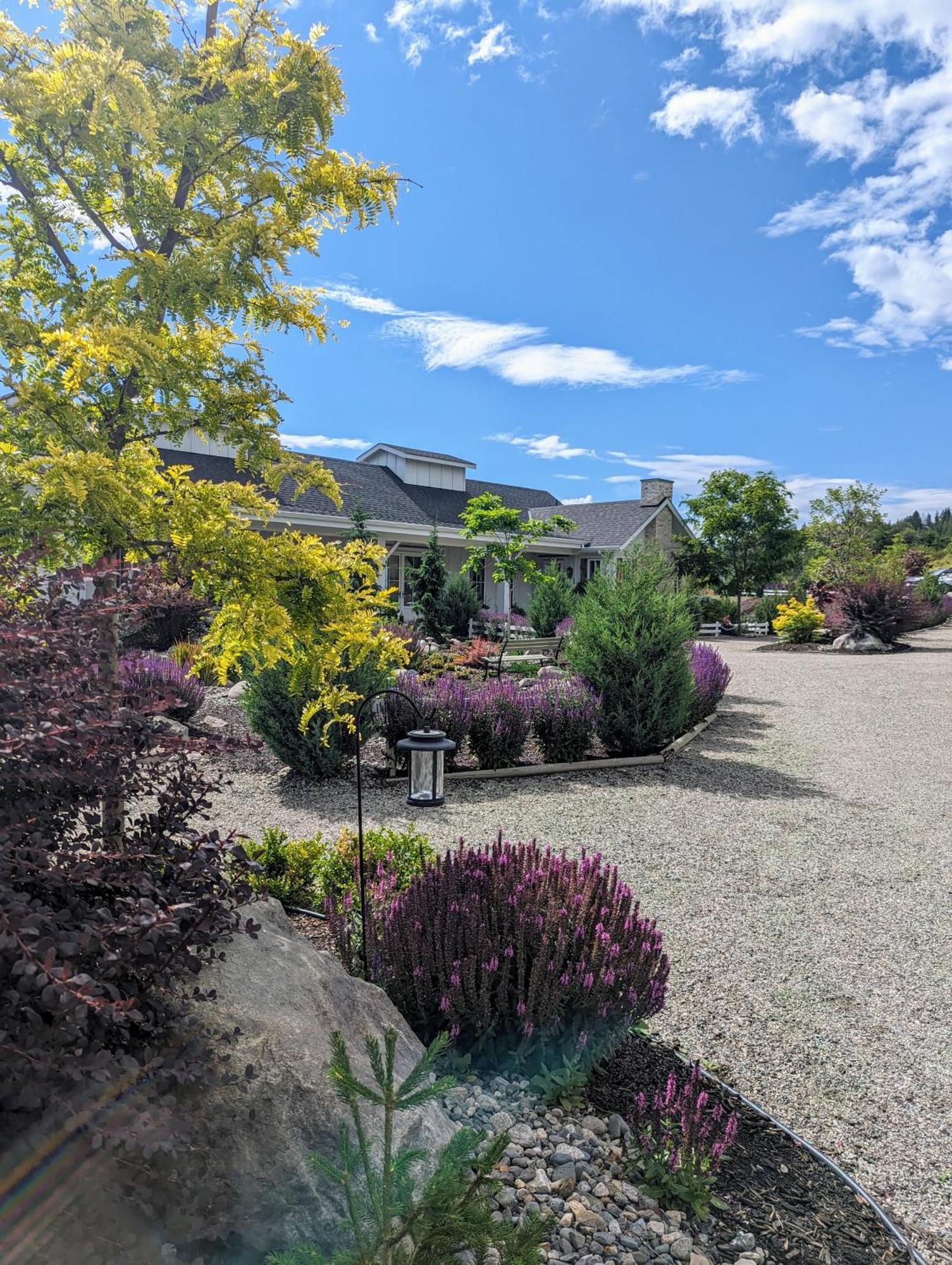 Autumn Lane B&B, Farmhouse Elegance & Stunning Lakeviews West Kelowna Exterior foto