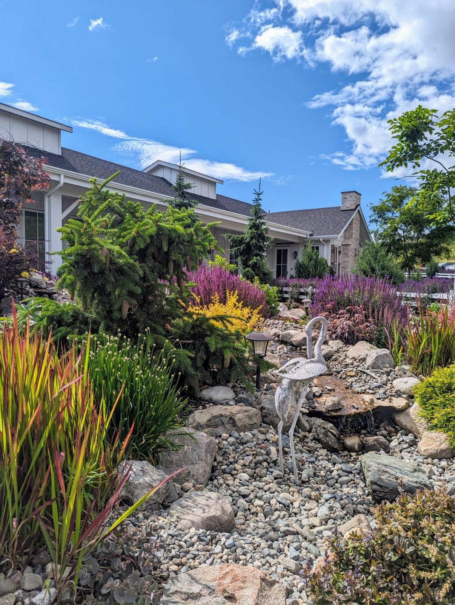 Autumn Lane B&B, Farmhouse Elegance & Stunning Lakeviews West Kelowna Exterior foto