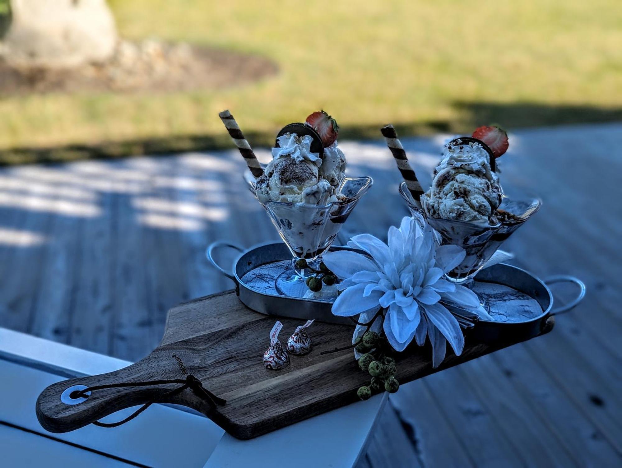 Autumn Lane B&B, Farmhouse Elegance & Stunning Lakeviews West Kelowna Exterior foto